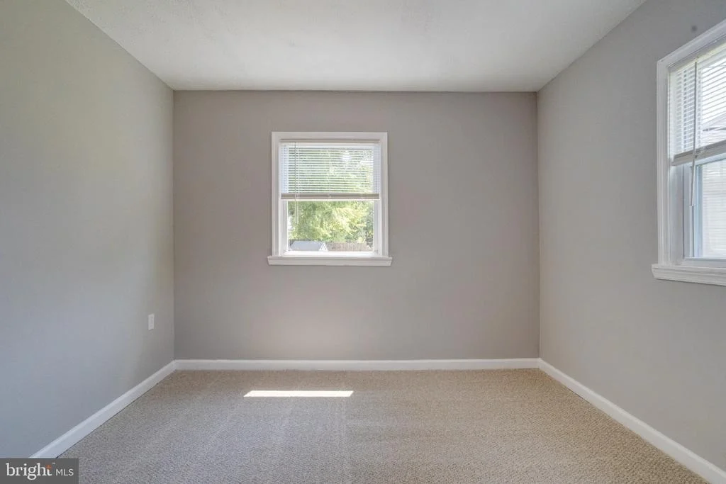 Photo of 215 GLIDER DRIVE