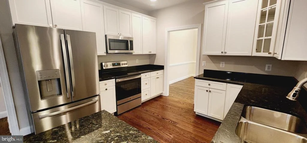 Photo of 7946 ROGUES ROAD