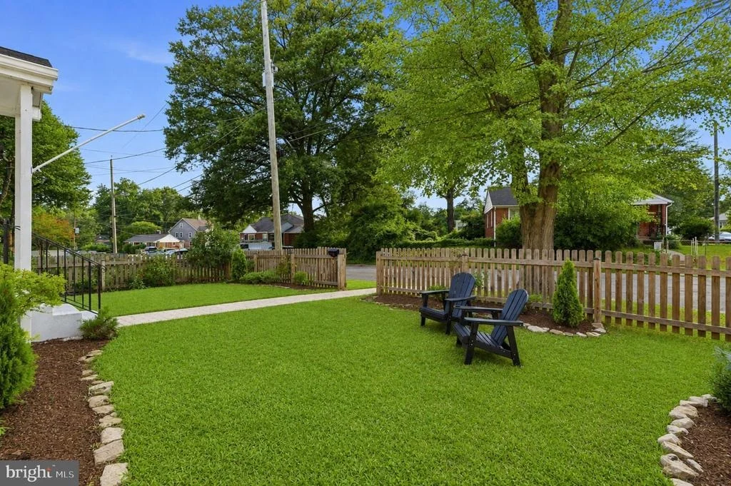 Photo of 10419 GRANDIN ROAD