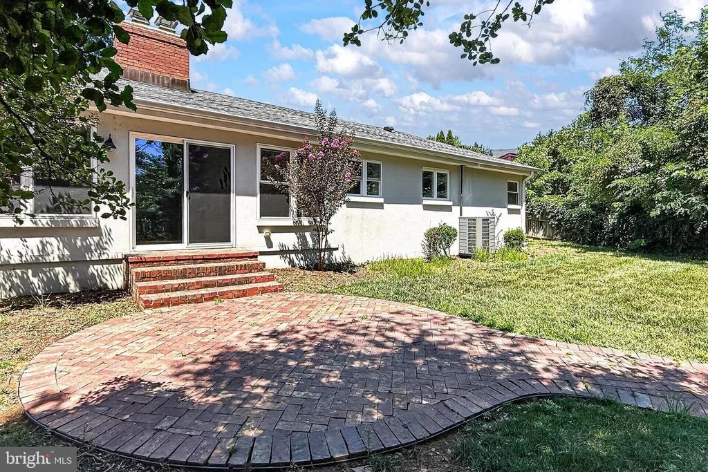 Photo of 201 LONGVIEW DRIVE