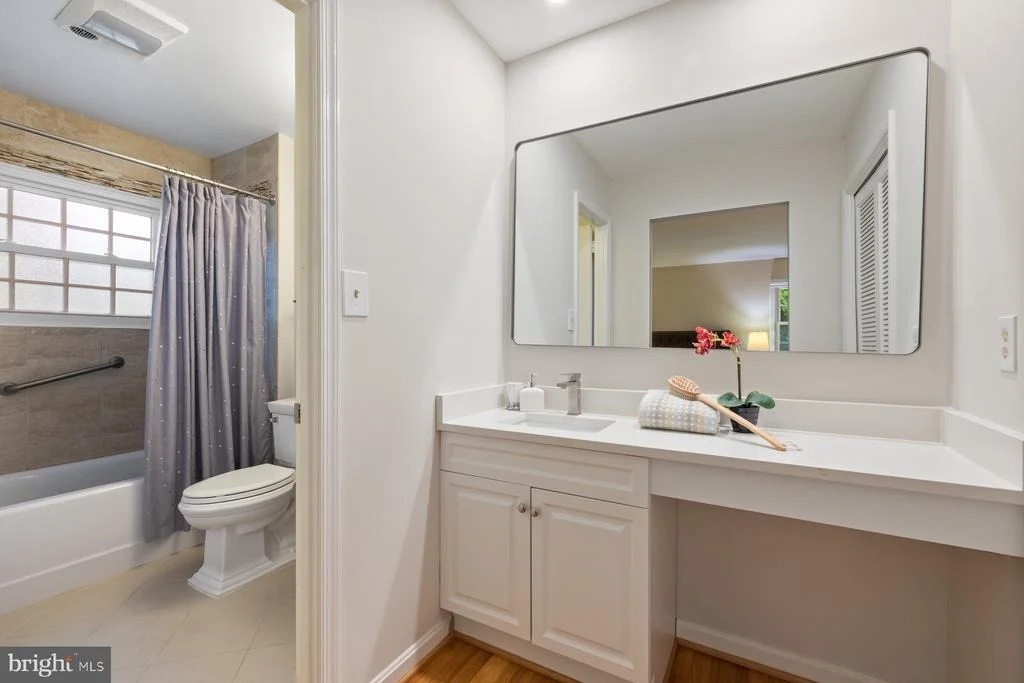 Photo of 7710 HUNTMASTER LANE