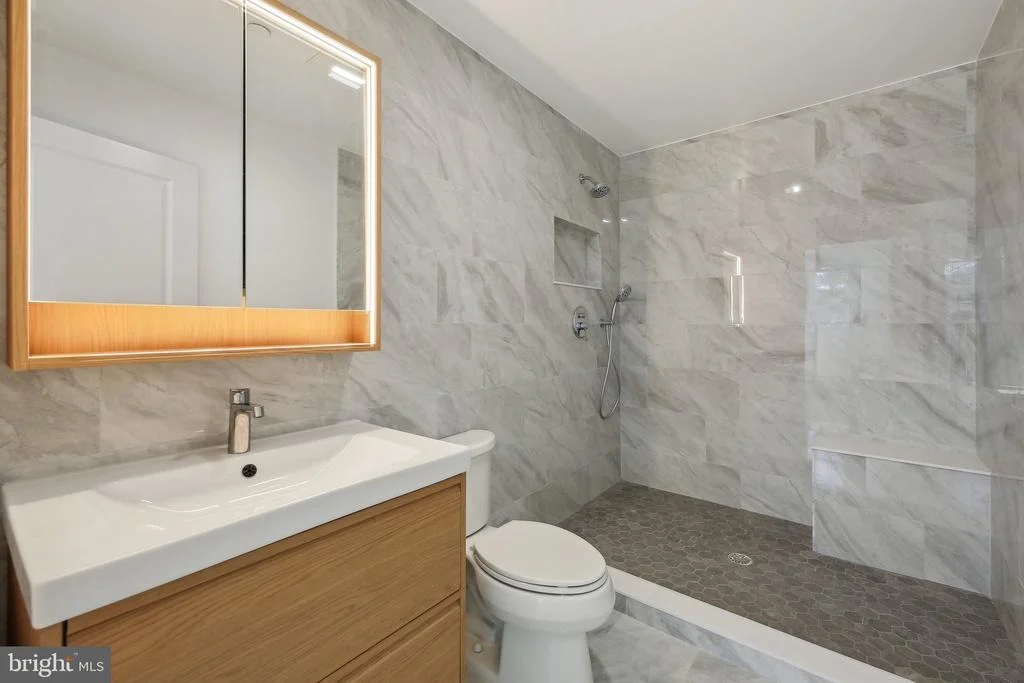 Photo of 8325 GROVE ANGLE ROAD