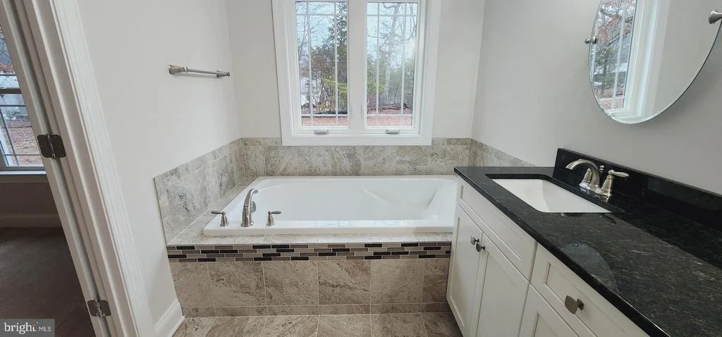 Photo of 7946 ROGUES ROAD
