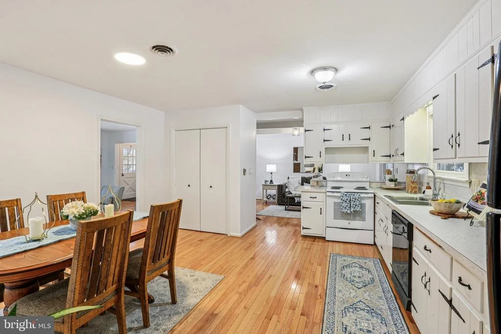 Photo of 24140 DOREEN DRIVE