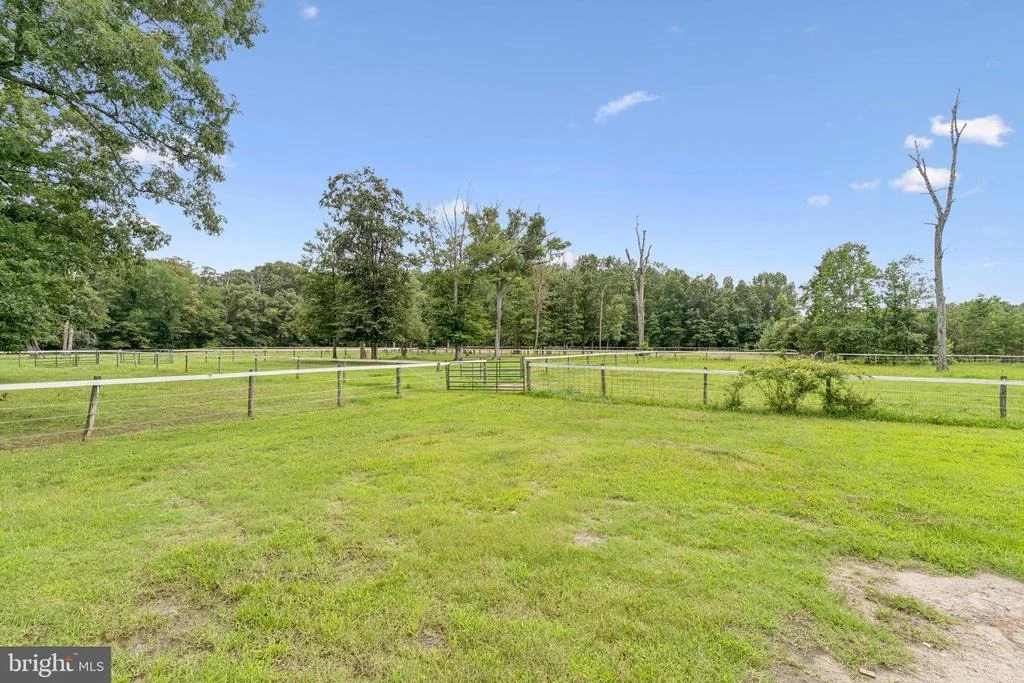 Photo of 15104 GARDNER ROAD