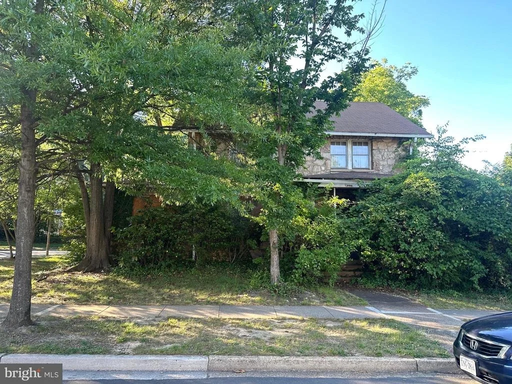 Photo of 2915 KEY BOULEVARD