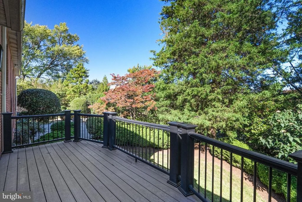 Photo of 415 CROWN VIEW DRIVE