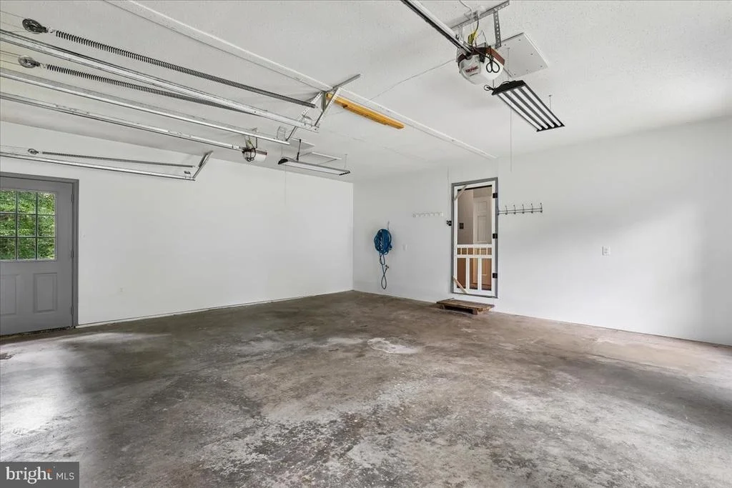 Photo of 8253 HONEYSUCKLE ROAD