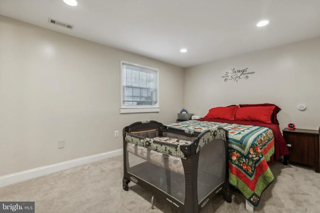 Photo of 18916 WHITE OAK DRIVE