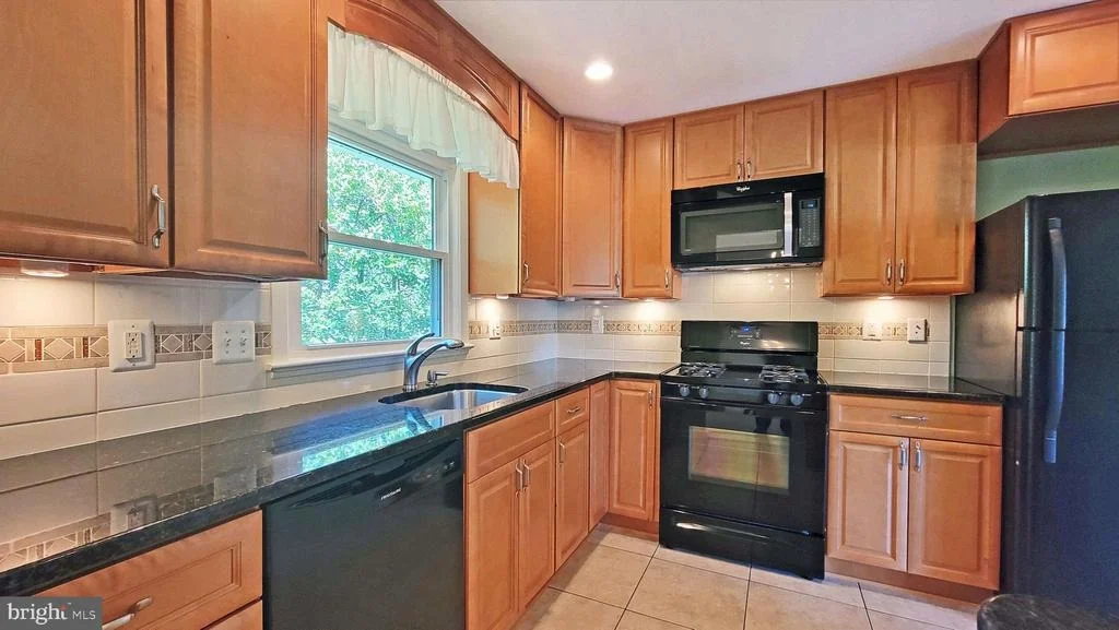 Photo of 3926 HOWARD STREET