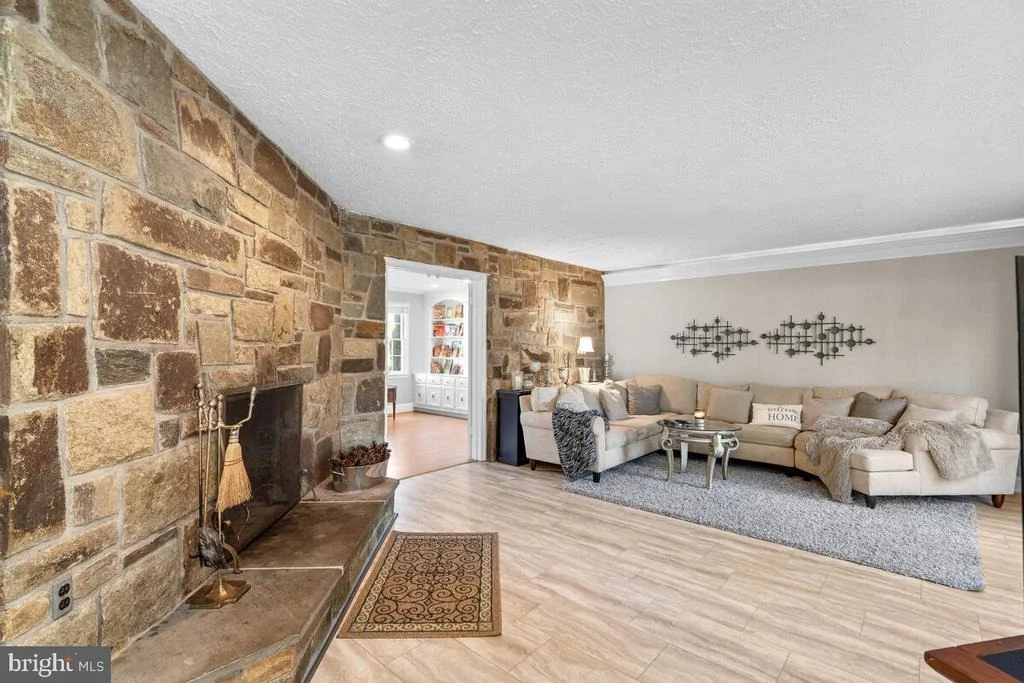 Photo of 8516 PADDOCKVIEW DRIVE