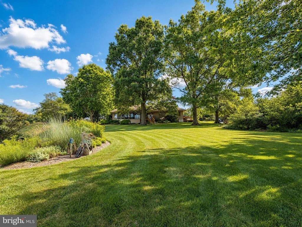 Photo of 2662 MARTHAS WAY