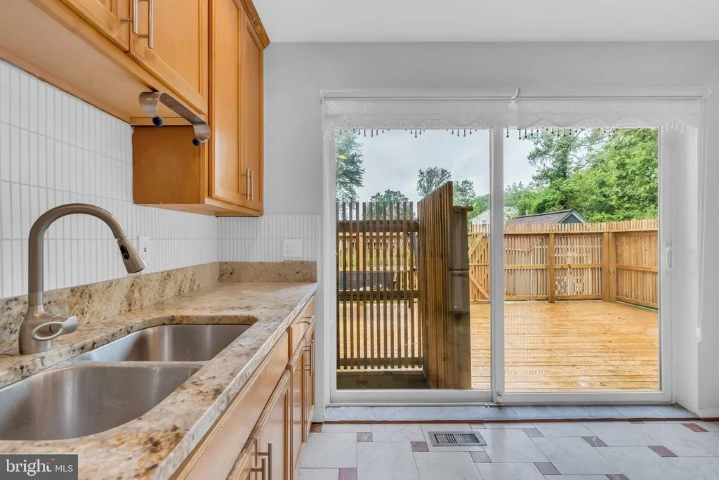 Photo of 6809 BRADDOCK ROAD