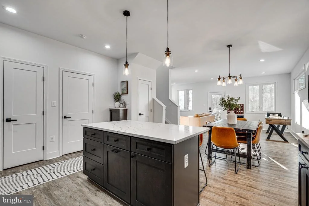 Photo of 1355 GREENVIEW DRIVE
