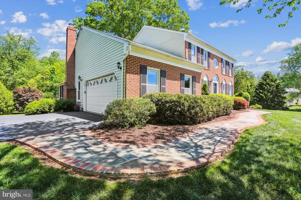 Photo of 18521 AZALEA DRIVE