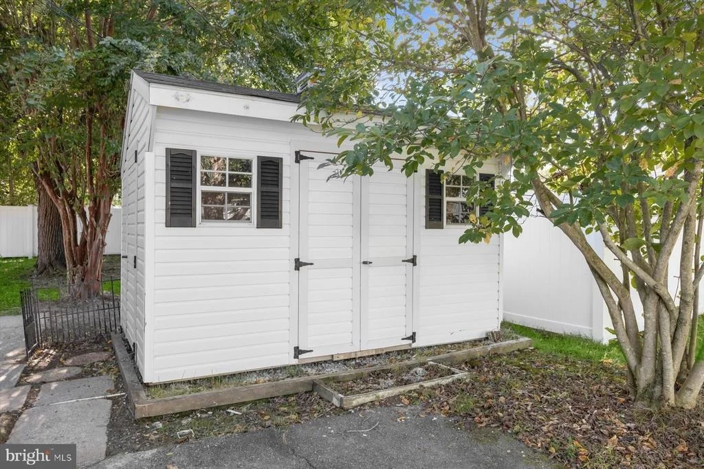 Photo of 602 LACEWOOD DRIVE