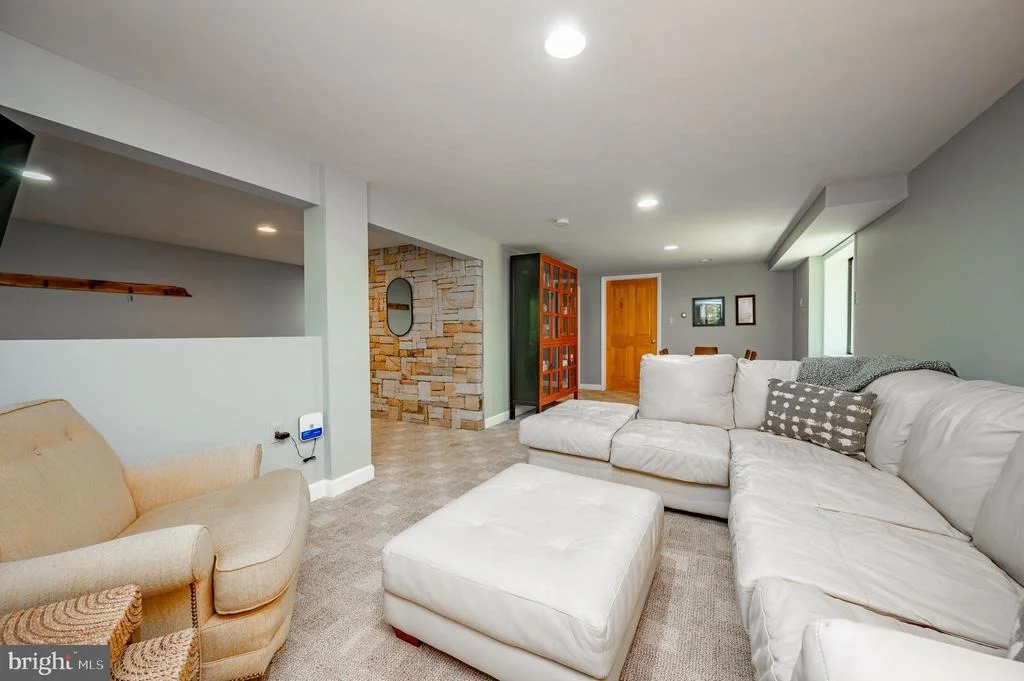 Photo of 106 LODGE CIRCLE