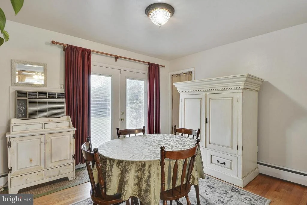 Photo of 7810 SPOUT SPRING ROAD