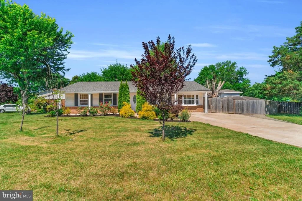 Photo of 101 W BEECH ROAD