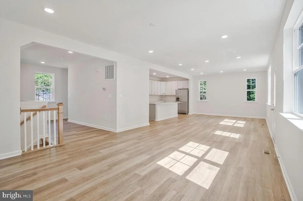 Photo of 723 NOLLMEYER ROAD