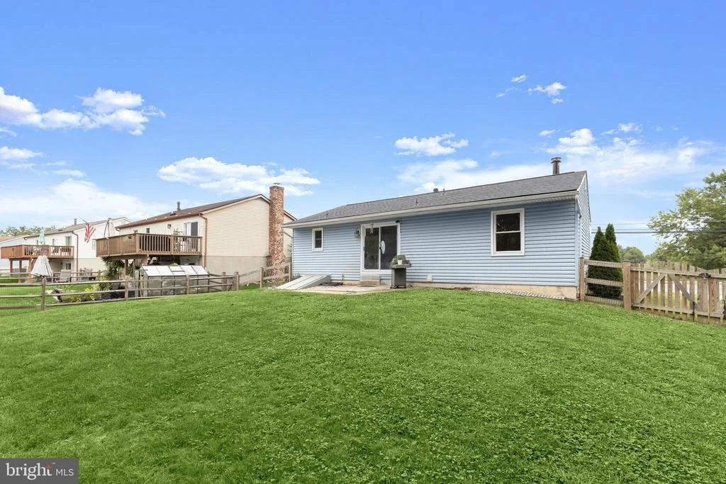 Photo of 818 UNIONTOWN ROAD