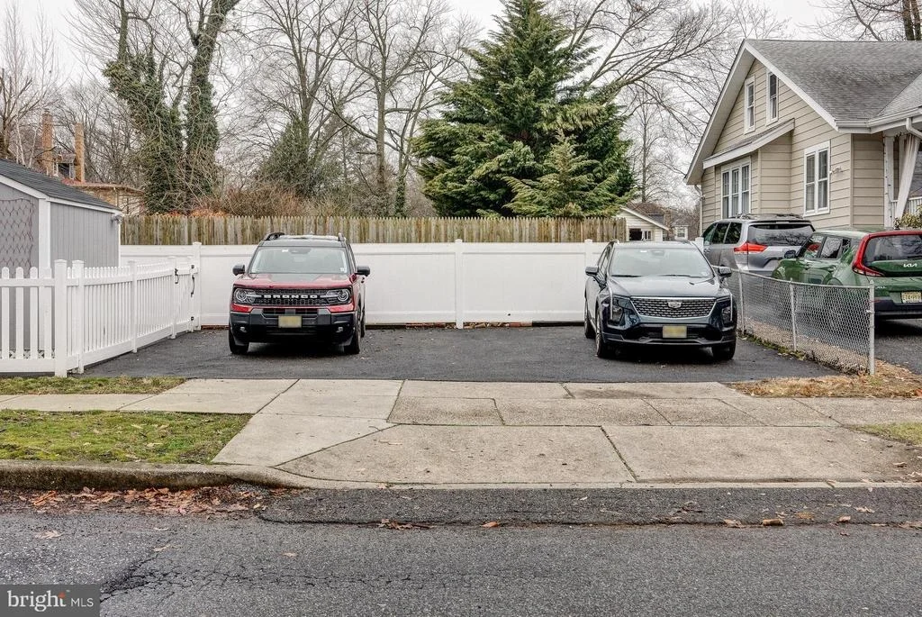 Photo of 13 W EUCLID AVENUE