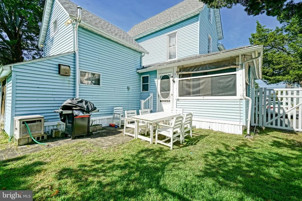 Photo of 18 DELAWARE AVENUE