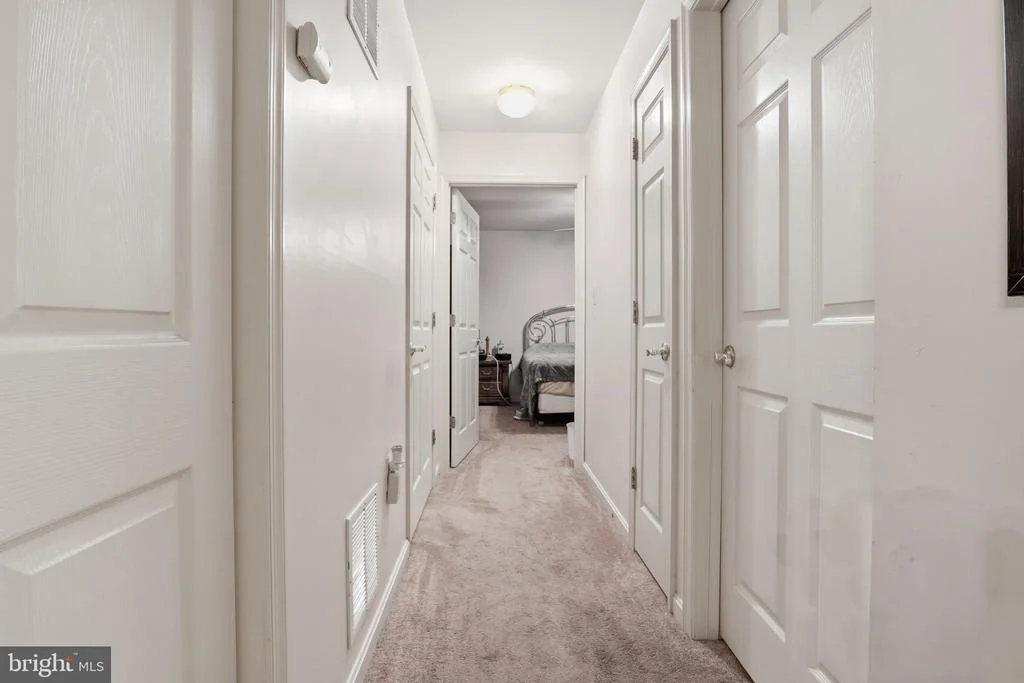 Photo of Unit 1B at 3840 NORMANDY DRIVE