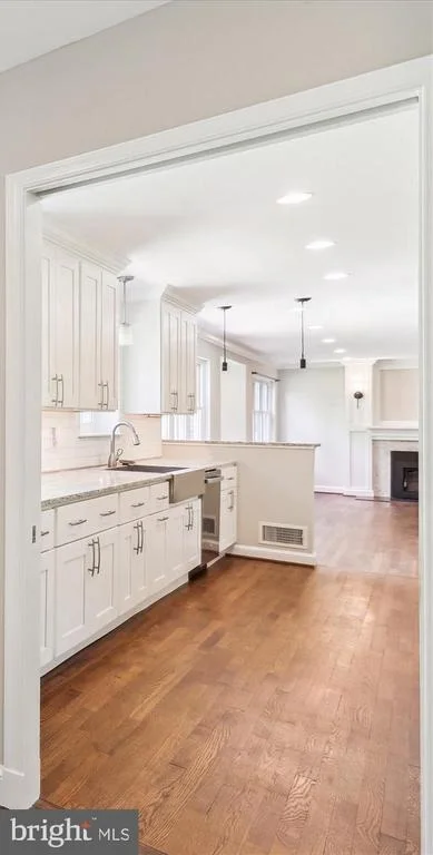 Photo of 813 MIDLAND ROAD
