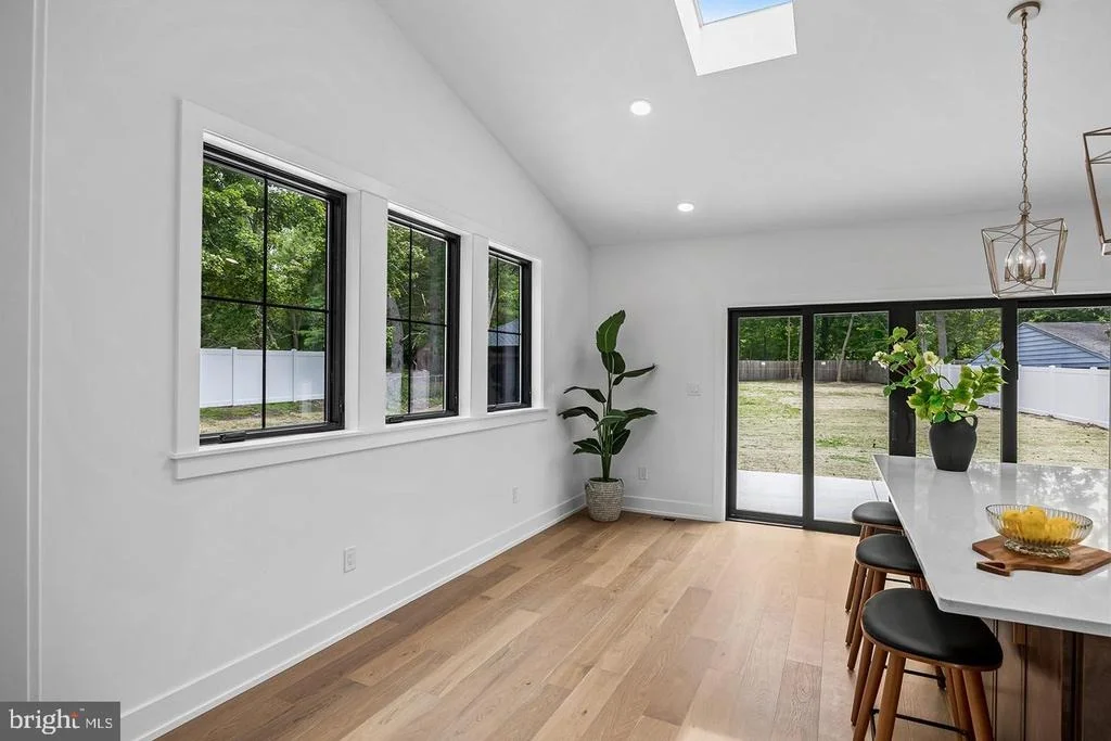 Photo of 8 CHAPEL AVE