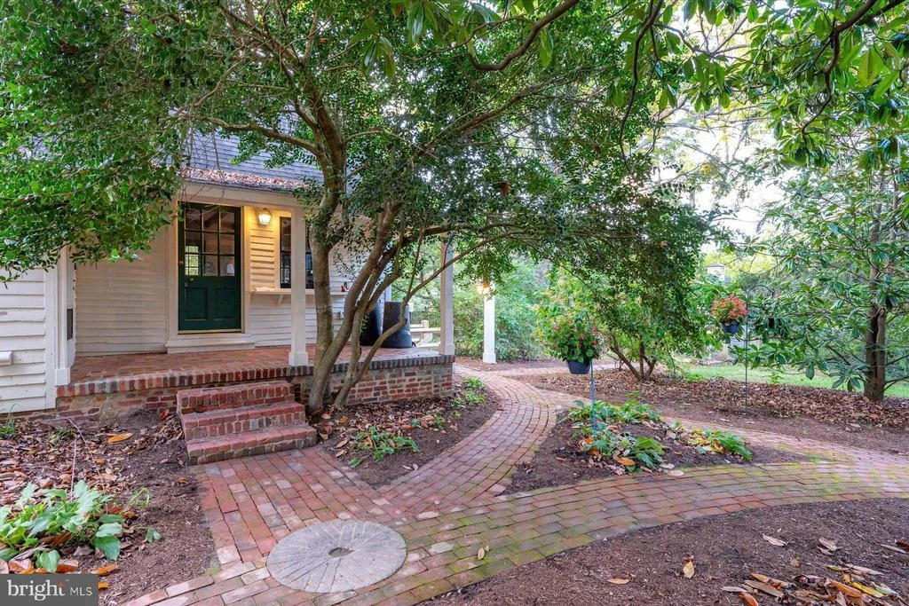 Photo of 5503 BROOKS WOODS ROAD