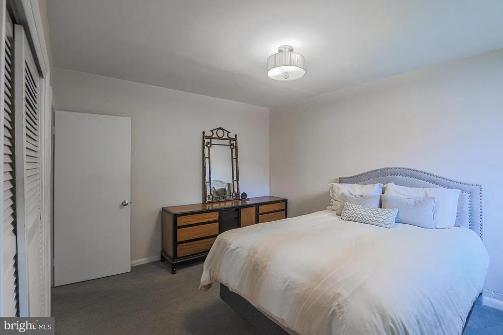 Photo of 5919 WINNER AVENUE