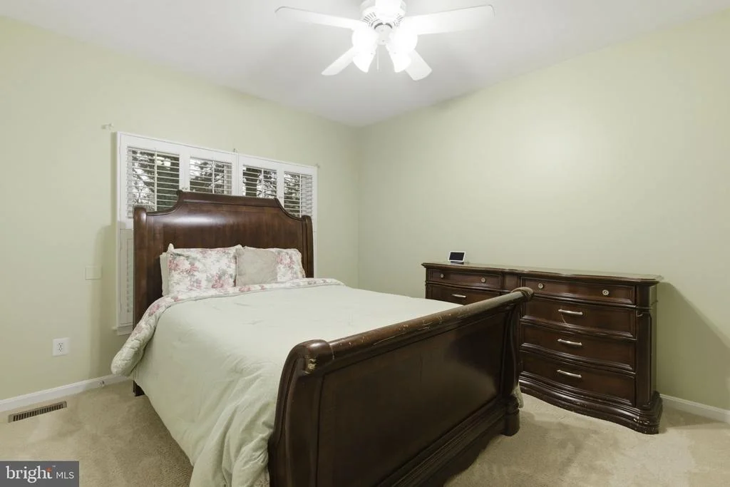 Photo of 922 SIDEHILL DRIVE
