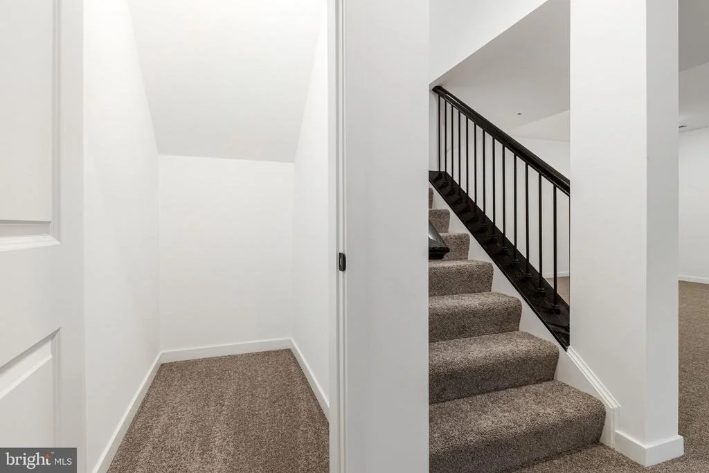 Photo of 2000 ARAM DRIVE