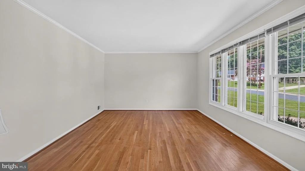 Photo of 3131 CASTLELEIGH ROAD