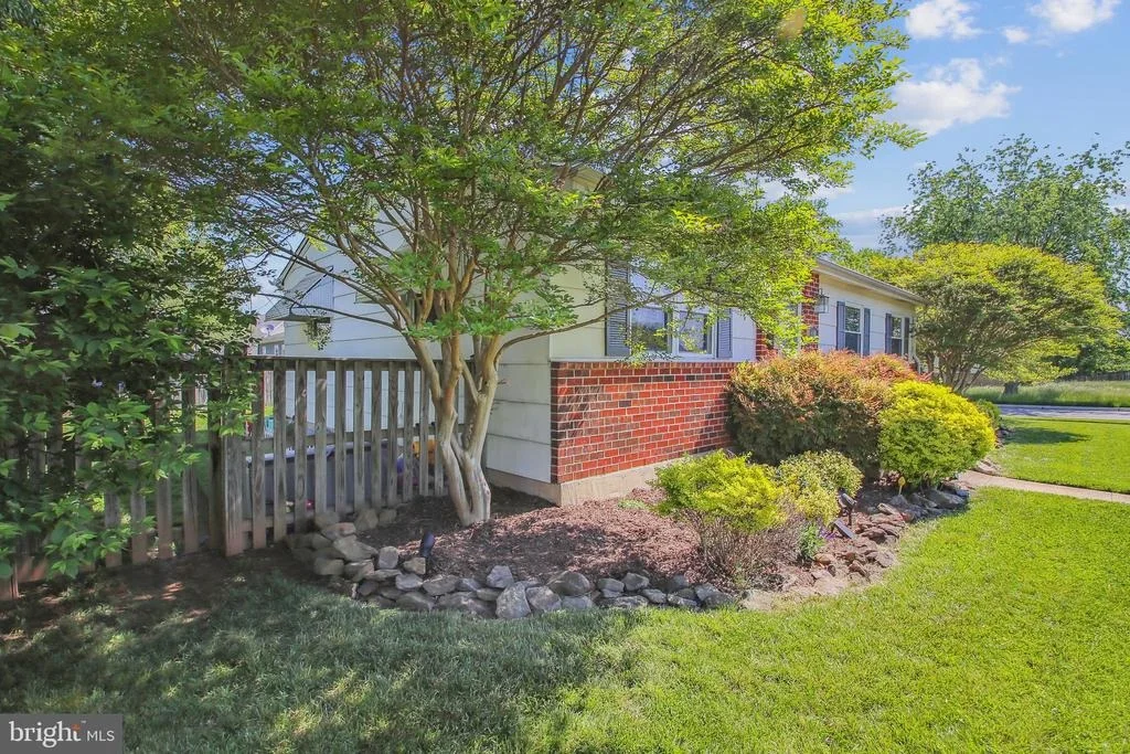 Photo of 6106 DEERBROOK ROAD
