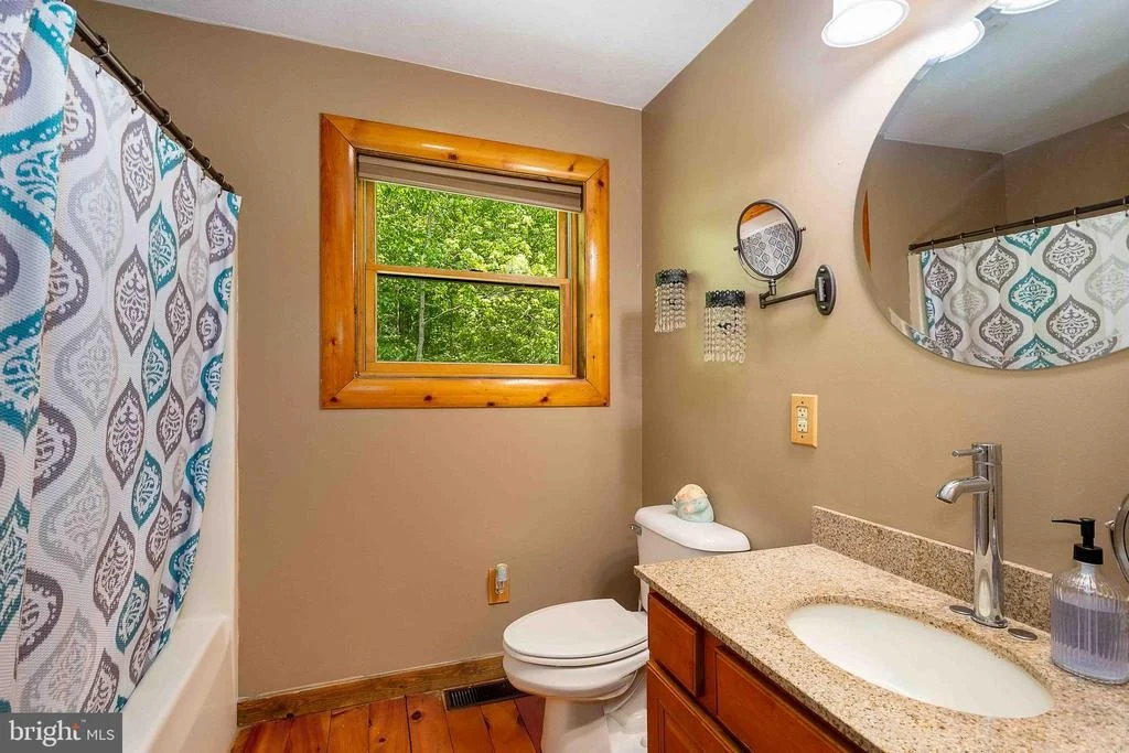 Photo of 995 BETTS LANE