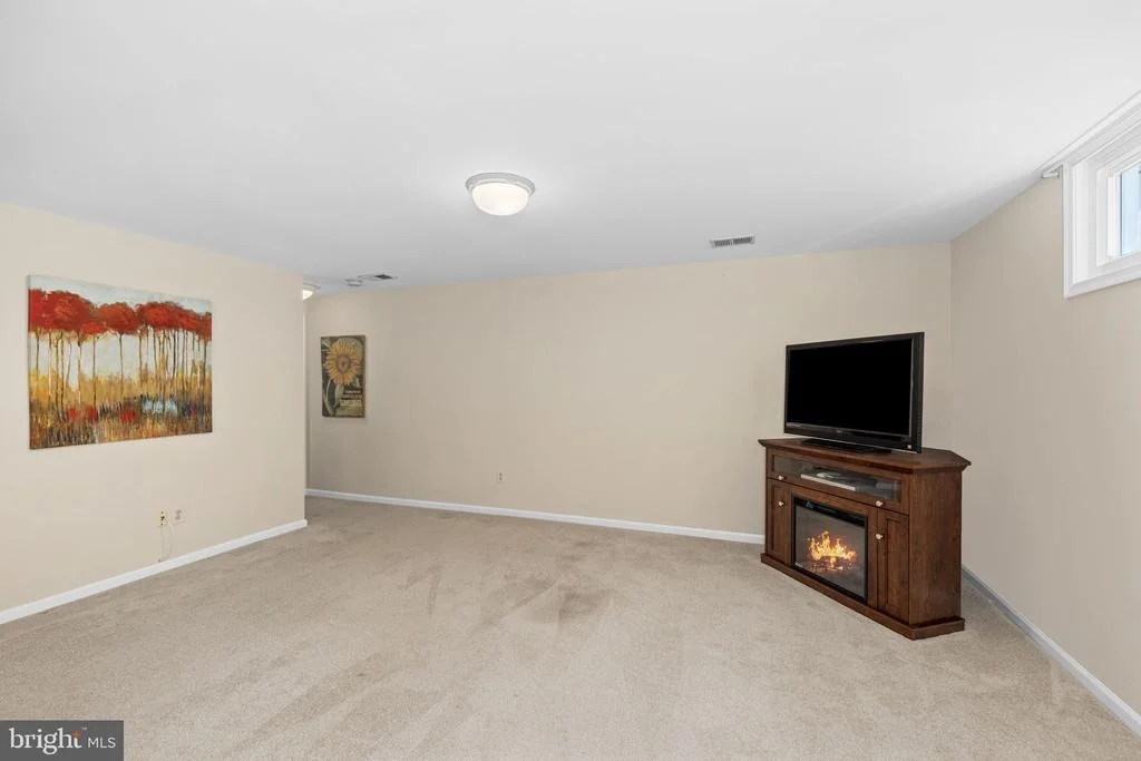 Photo of 9304 MAINSAIL DRIVE