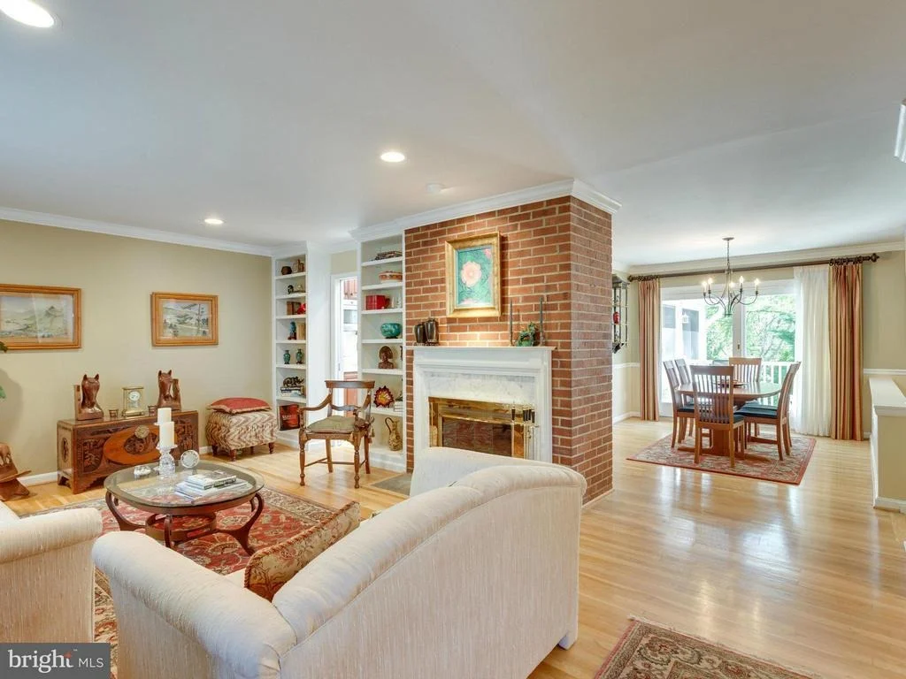Photo of 1827 DEER DRIVE