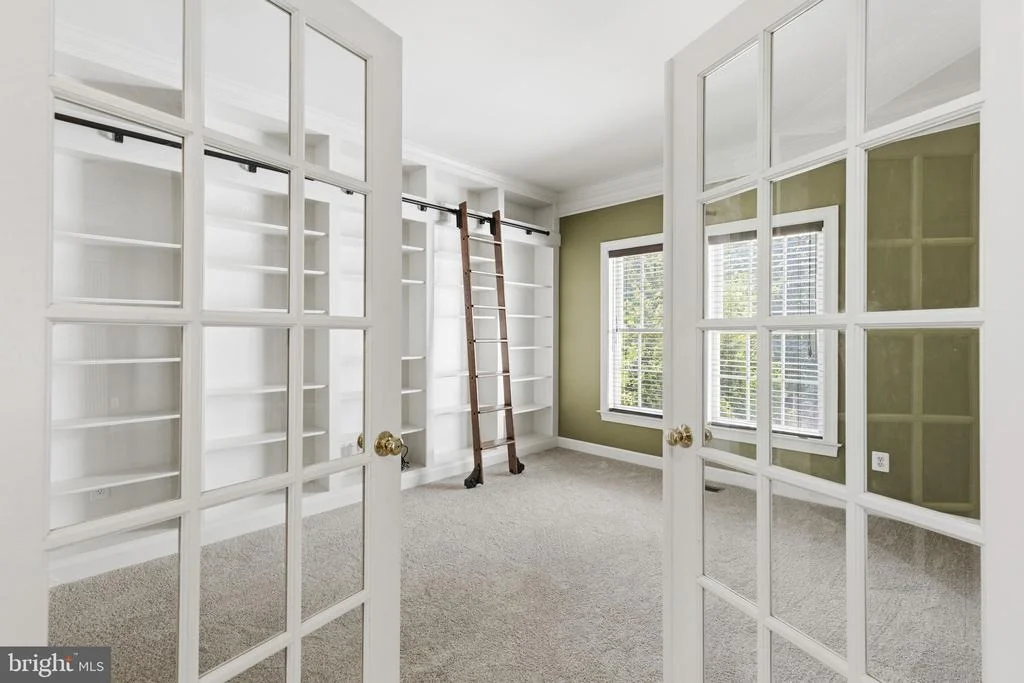 Photo of 1124 OAK TREE DRIVE