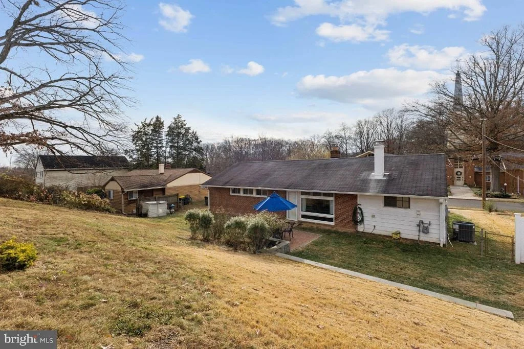 Photo of 7433 BATH STREET