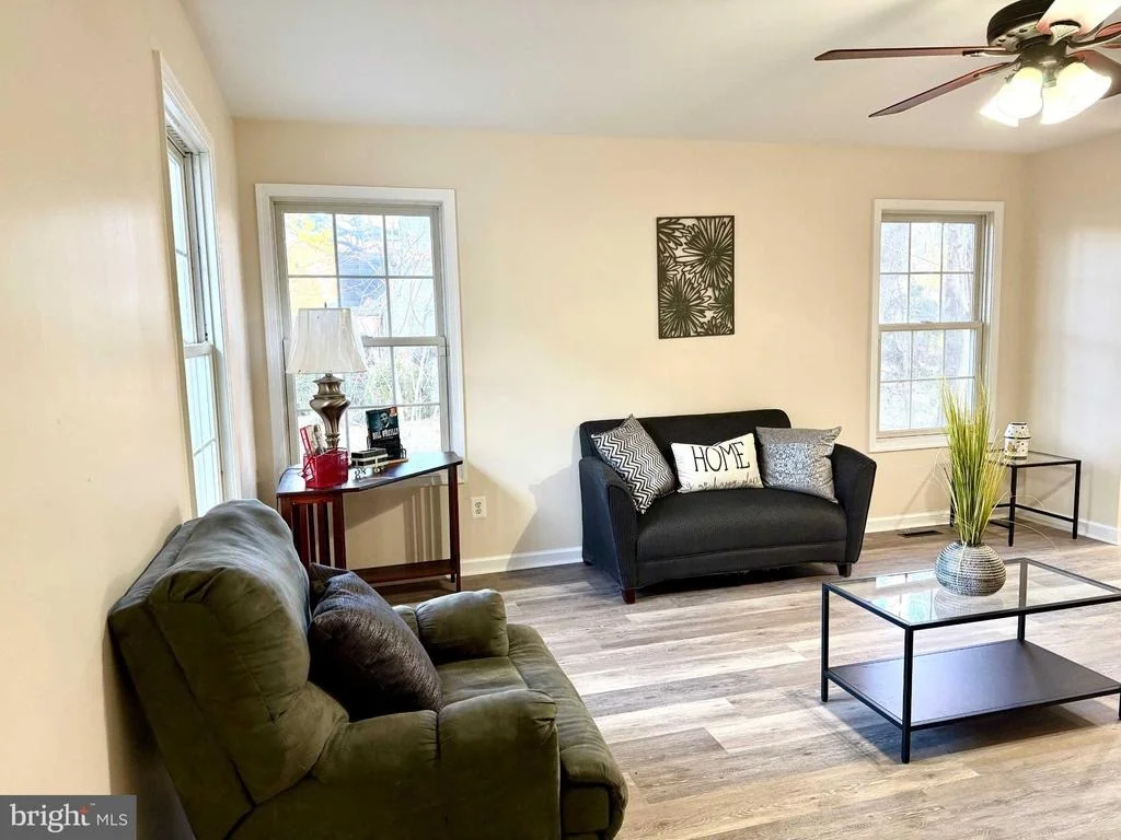 Photo of 22161 THOMPSON PARKWAY