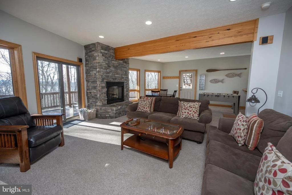 Photo of 723 PINNACLE DRIVE