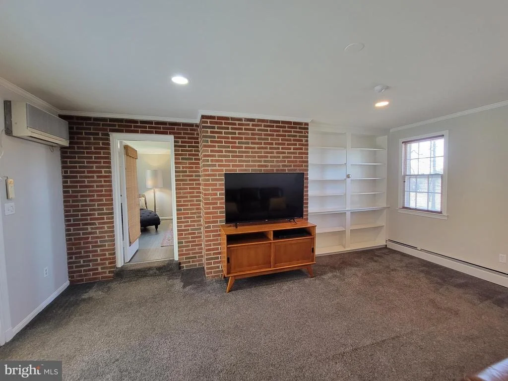 Photo of 18909 MUNCASTER ROAD