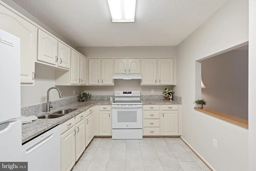 Photo of Unit 3524 at 15115 INTERLACHEN DRIVE