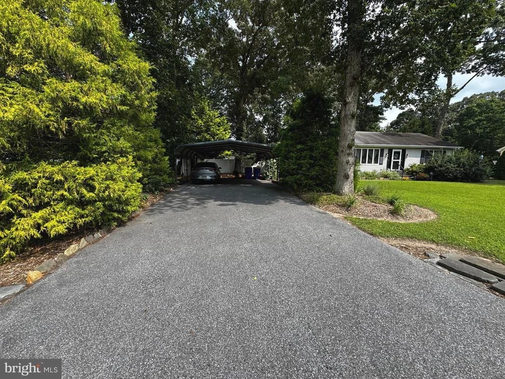 Photo of 19605 DOE DRIVE