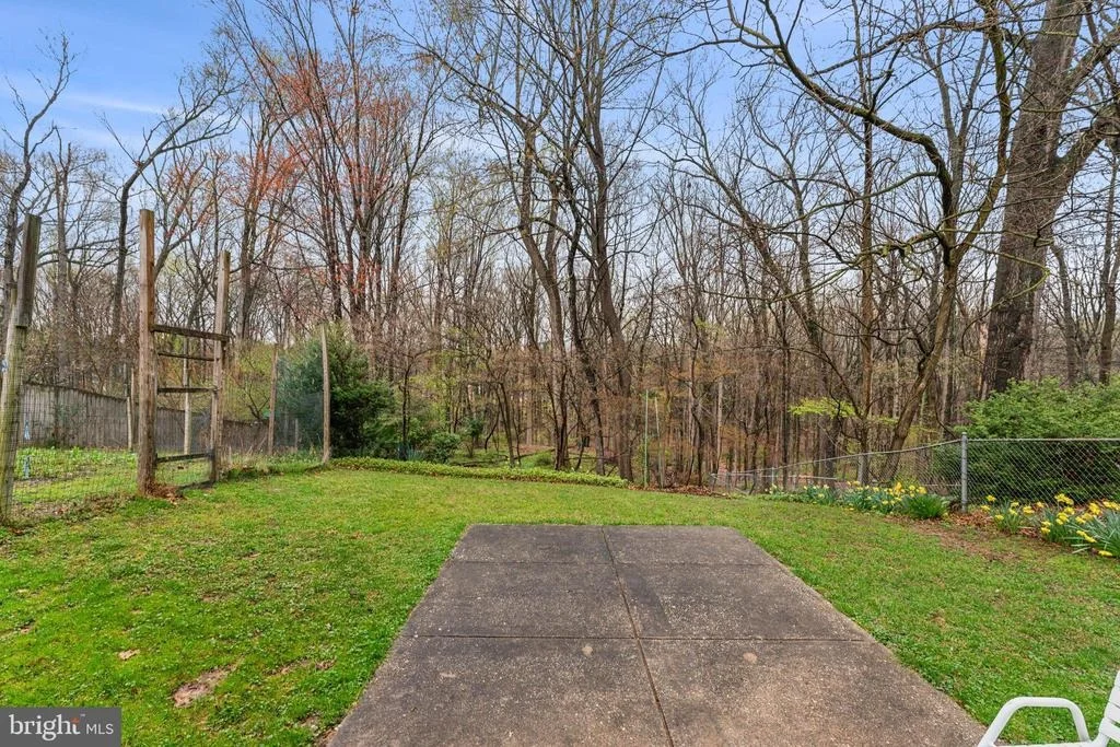 Photo of 921 LOXFORD TERRACE