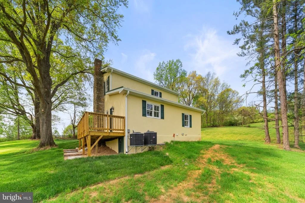Photo of 11066 MORELAND ROAD
