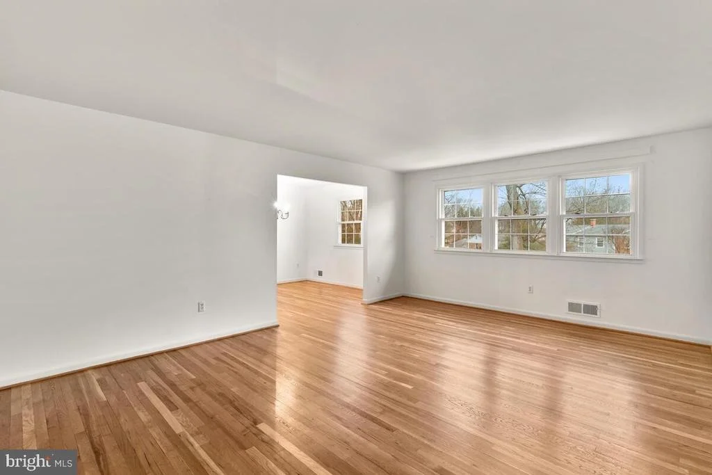 Photo of 2725 WOODEDGE ROAD