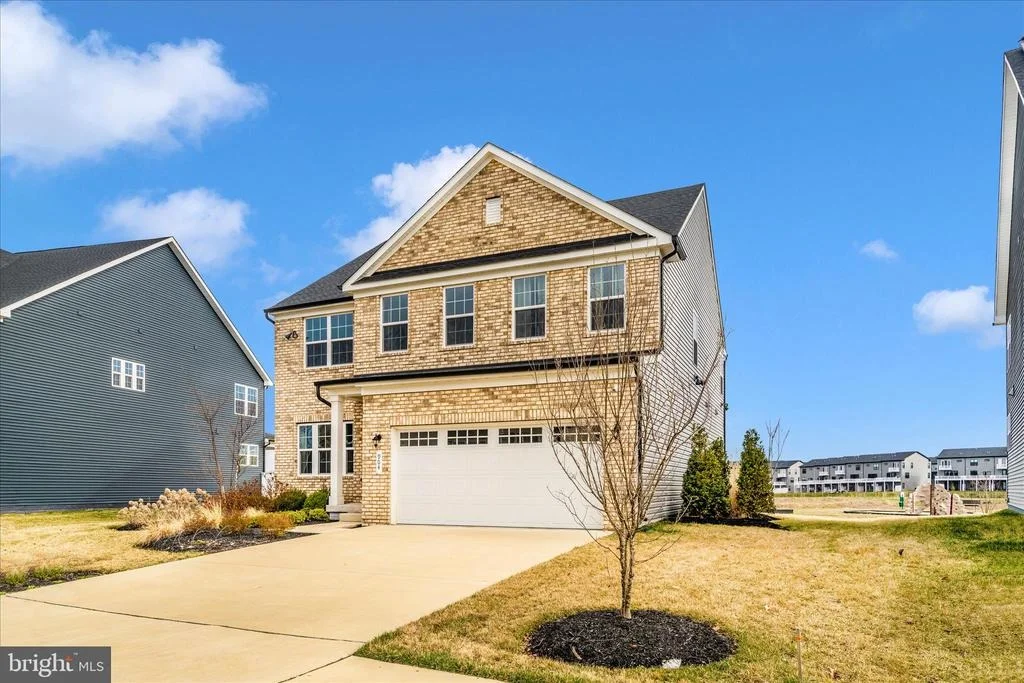 Photo of 904 MIDBROOK LN LANE
